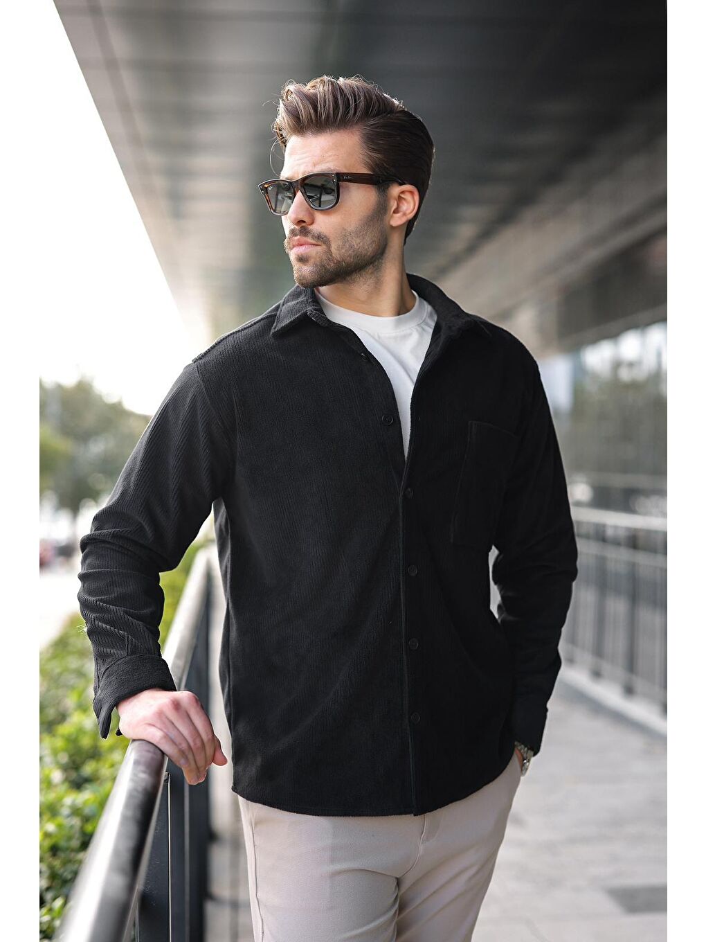 Siyah Düğmeli Kadife Erkek Gömlek E6766-3