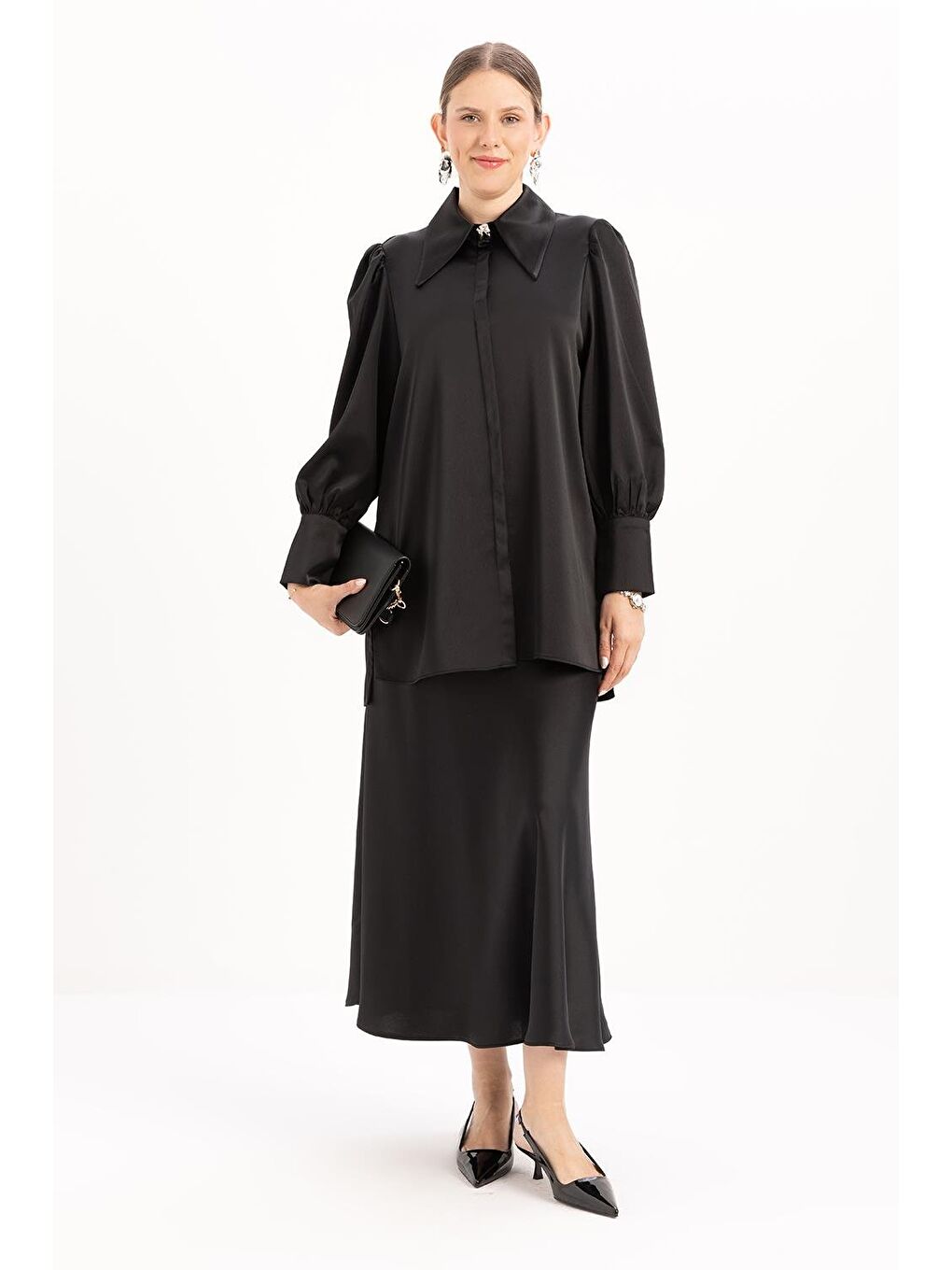 Siyah-Kol Büzgülü Düğmeli Gömlek-1