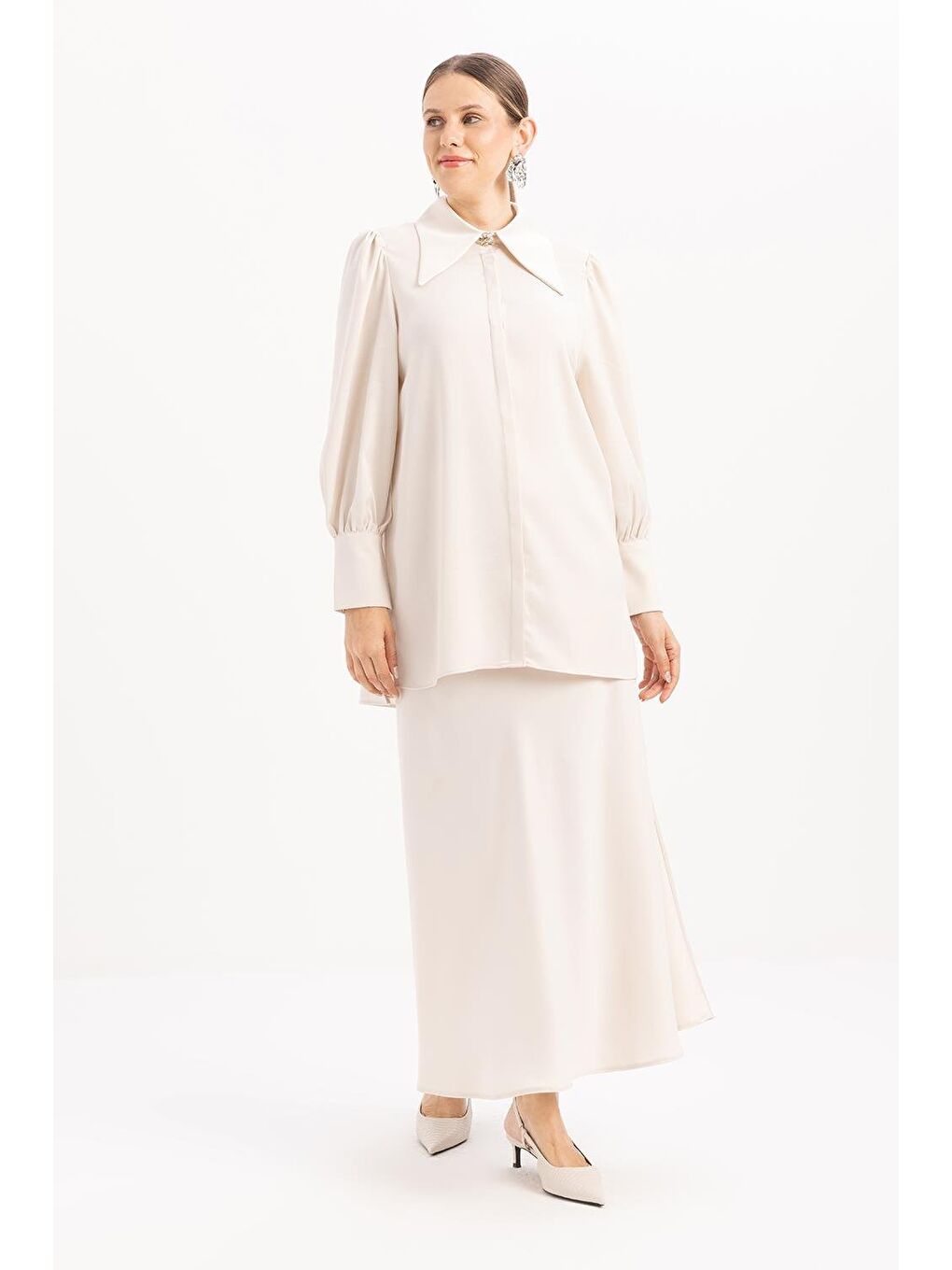 Bej Kemik-Kol Büzgülü Düğmeli Gömlek-1