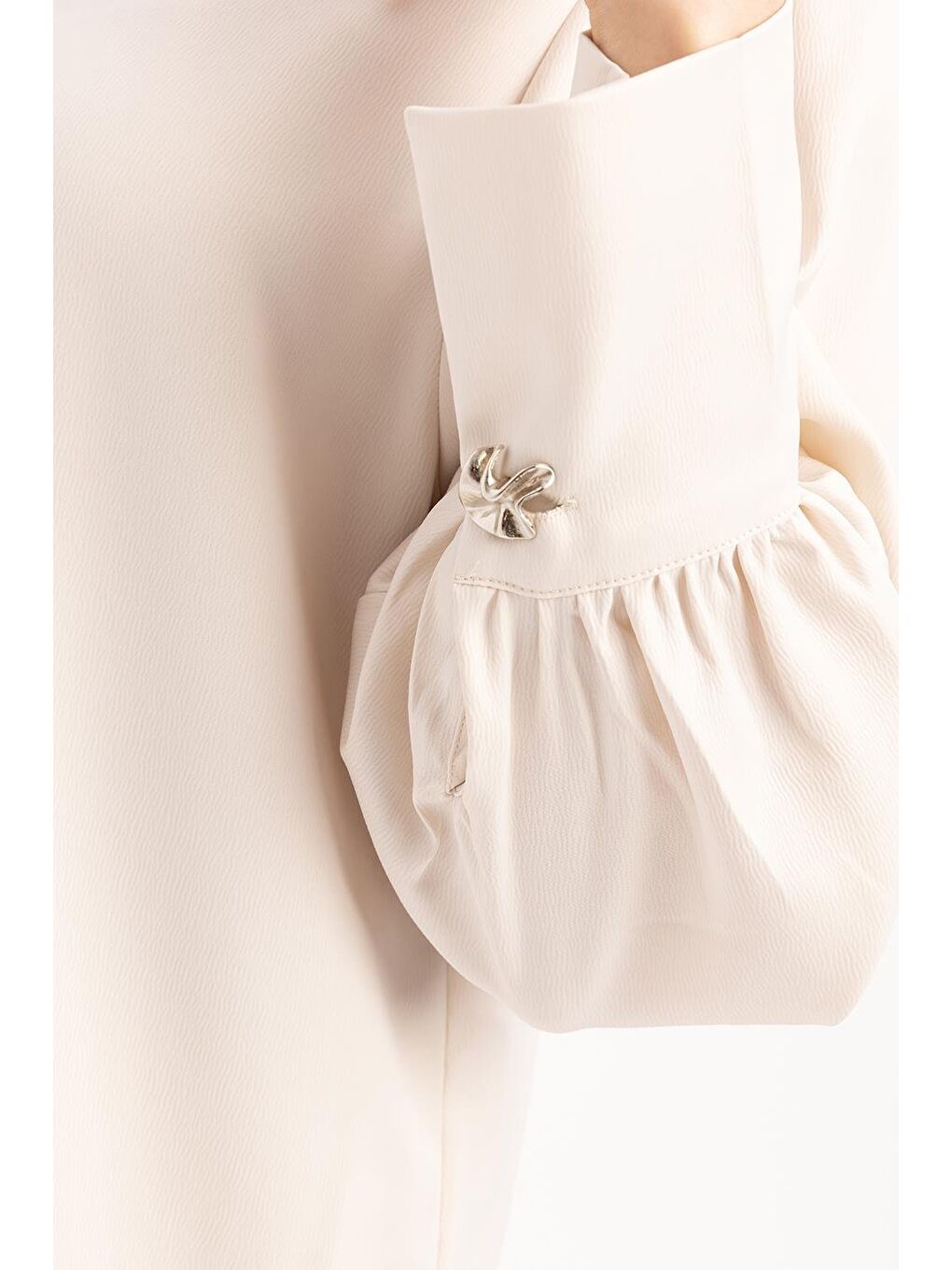 Bej Kemik-Kol Büzgülü Düğmeli Gömlek-3