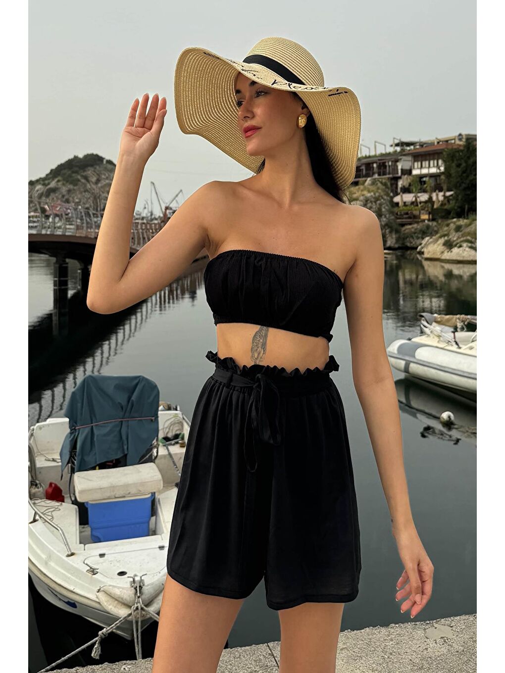 2'Li Bustiyerli Siyah Alt Üst Şort Takım-1