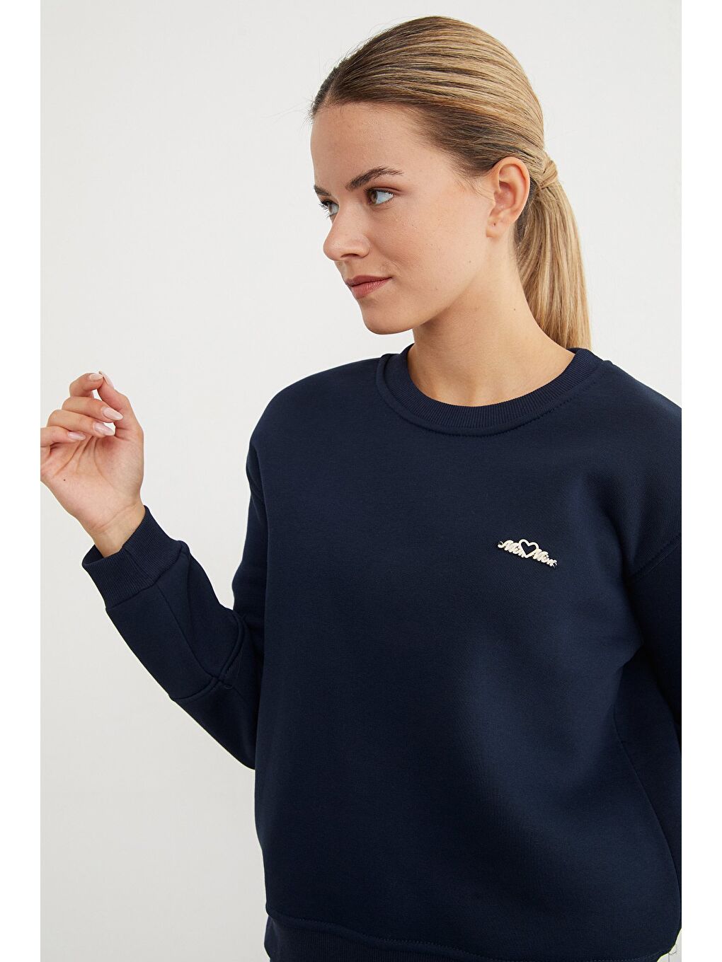 Lacivert 3 İplik Metal Aksesuarlı Bisiklet Yaka Sweatshirt-4