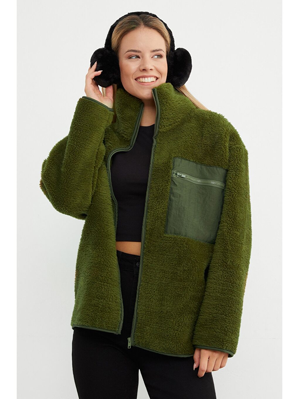 Haki Fermuarlı Tek Cepli Dik Yaka Pelüş Mont