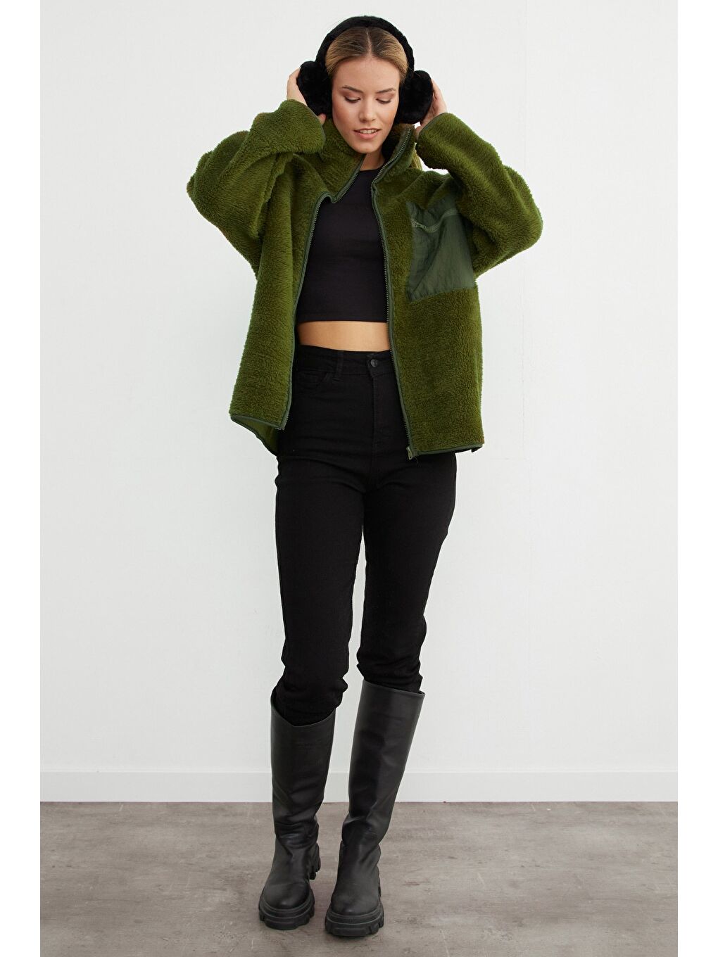 Haki Fermuarlı Tek Cepli Dik Yaka Pelüş Mont-1