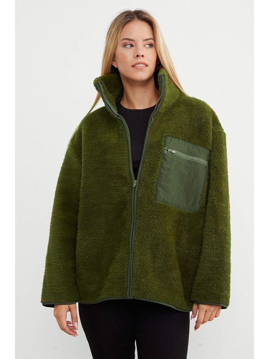 Haki Fermuarlı Tek Cepli Dik Yaka Pelüş Mont-3