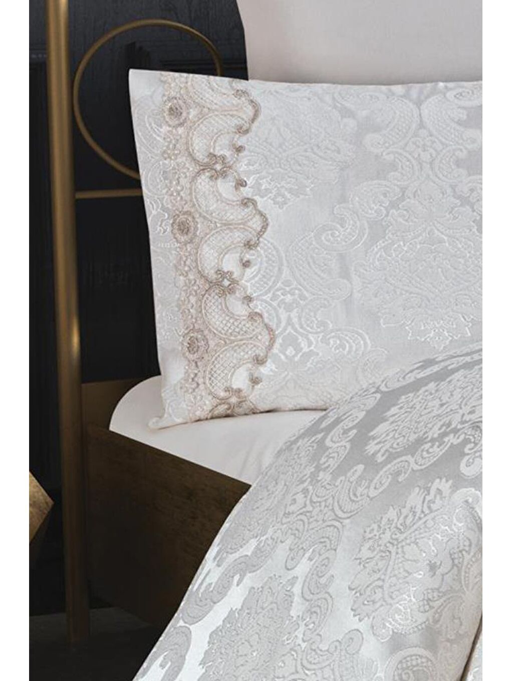 Karışık Crown Yatak Örtüsü Krem-2