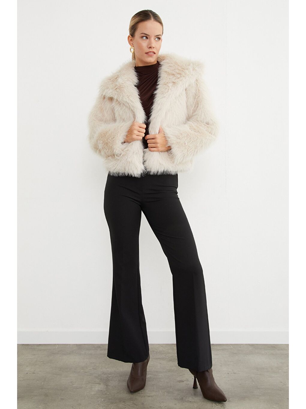 Bej Şal Yaka Suni Kürk Ceket-2