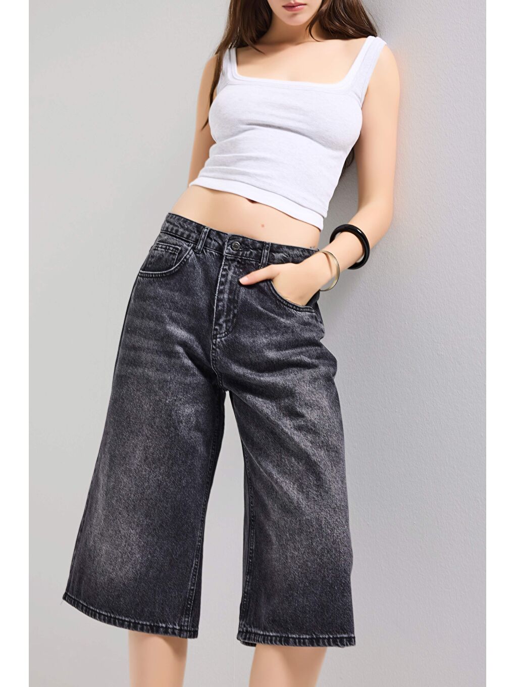 Gri Kadın Koyu Füme 2s6-1 Maxi Süper Baggy Fit Bermuda Denim Şort-1