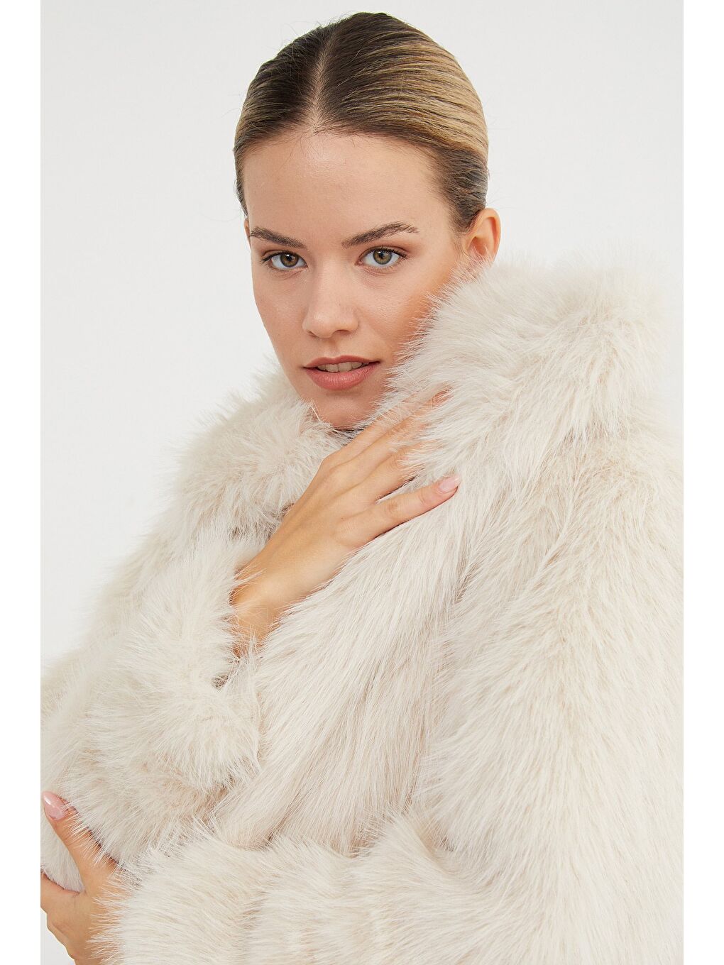 Bej Şal Yaka Suni Kürk Ceket-4