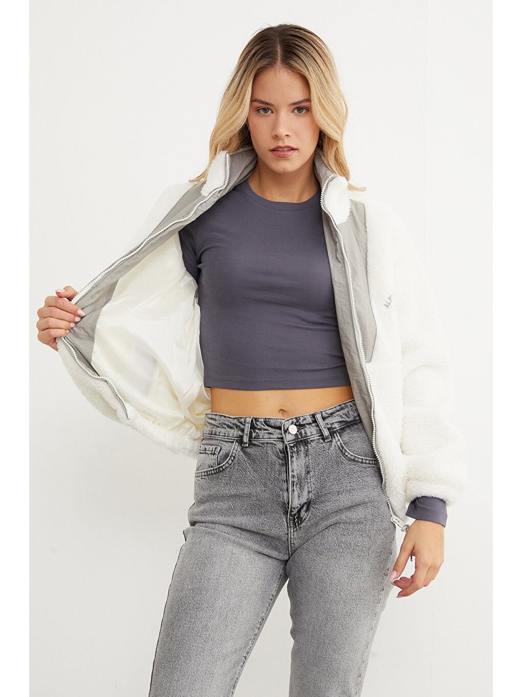 Gri Yazı Nakışlı Fleto Cepli Dik Yaka Pelüş Mont-2