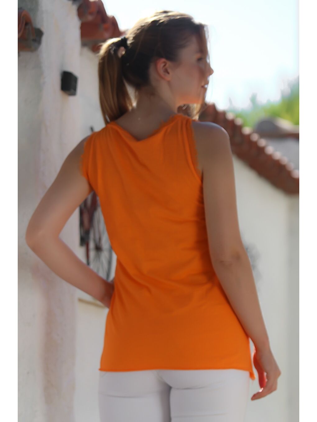 Organik Pamuk Turuncu Havuz Yaka Kolsuz İnce Yıkamalı Ve Pis Dikişli Uzun Dokuma Bluz 78 60-1