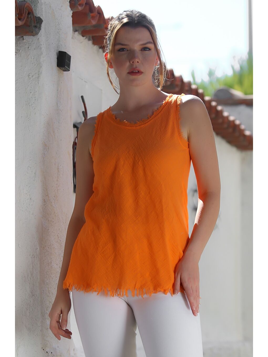 Organik Pamuk Turuncu Havuz Yaka Kolsuz İnce Yıkamalı Ve Pis Dikişli Uzun Dokuma Bluz 78 60-2