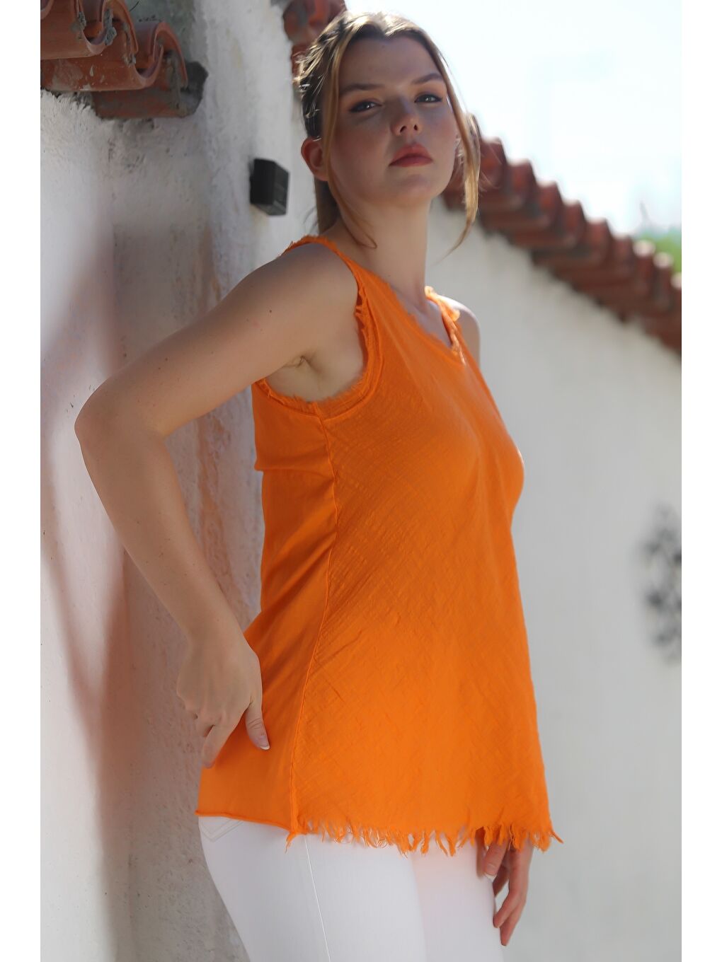 Organik Pamuk Turuncu Havuz Yaka Kolsuz İnce Yıkamalı Ve Pis Dikişli Uzun Dokuma Bluz 78 60-3