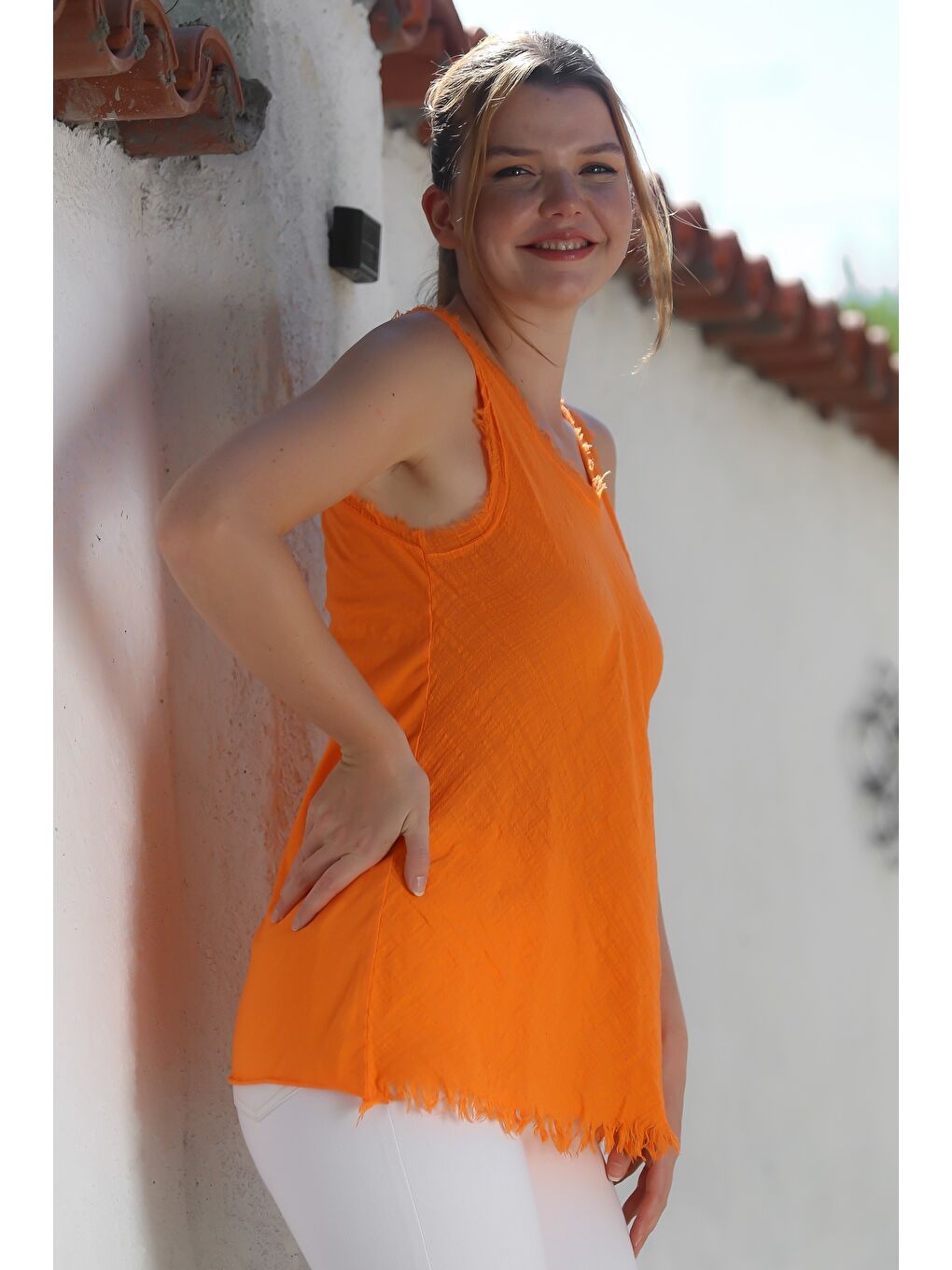 Organik Pamuk Turuncu Havuz Yaka Kolsuz İnce Yıkamalı Ve Pis Dikişli Uzun Dokuma Bluz 78 60-5