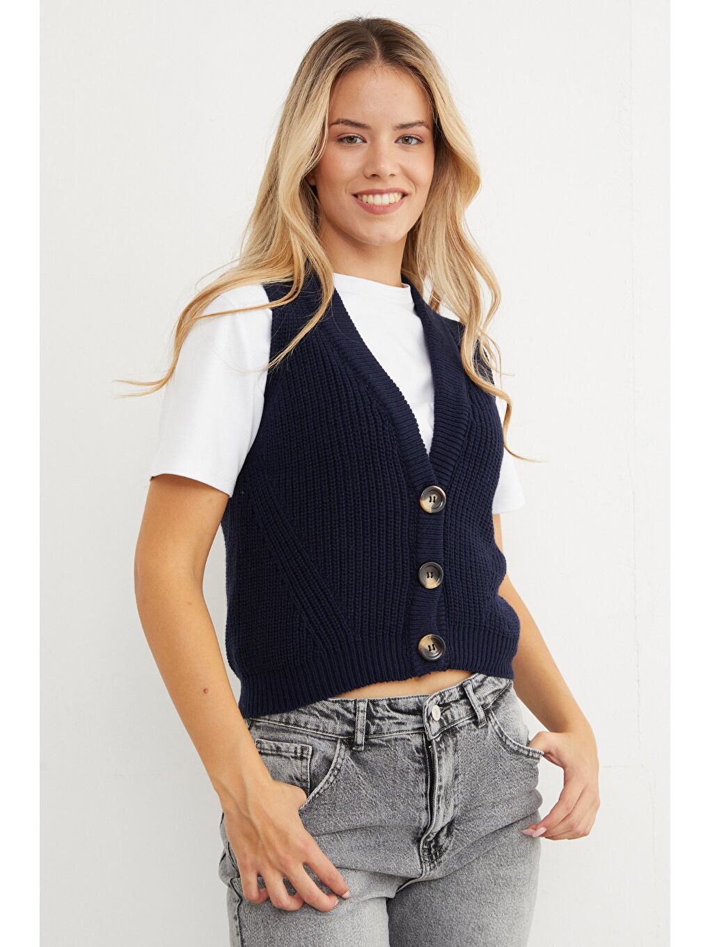 Lacivert Düğmeli Triko Yelek