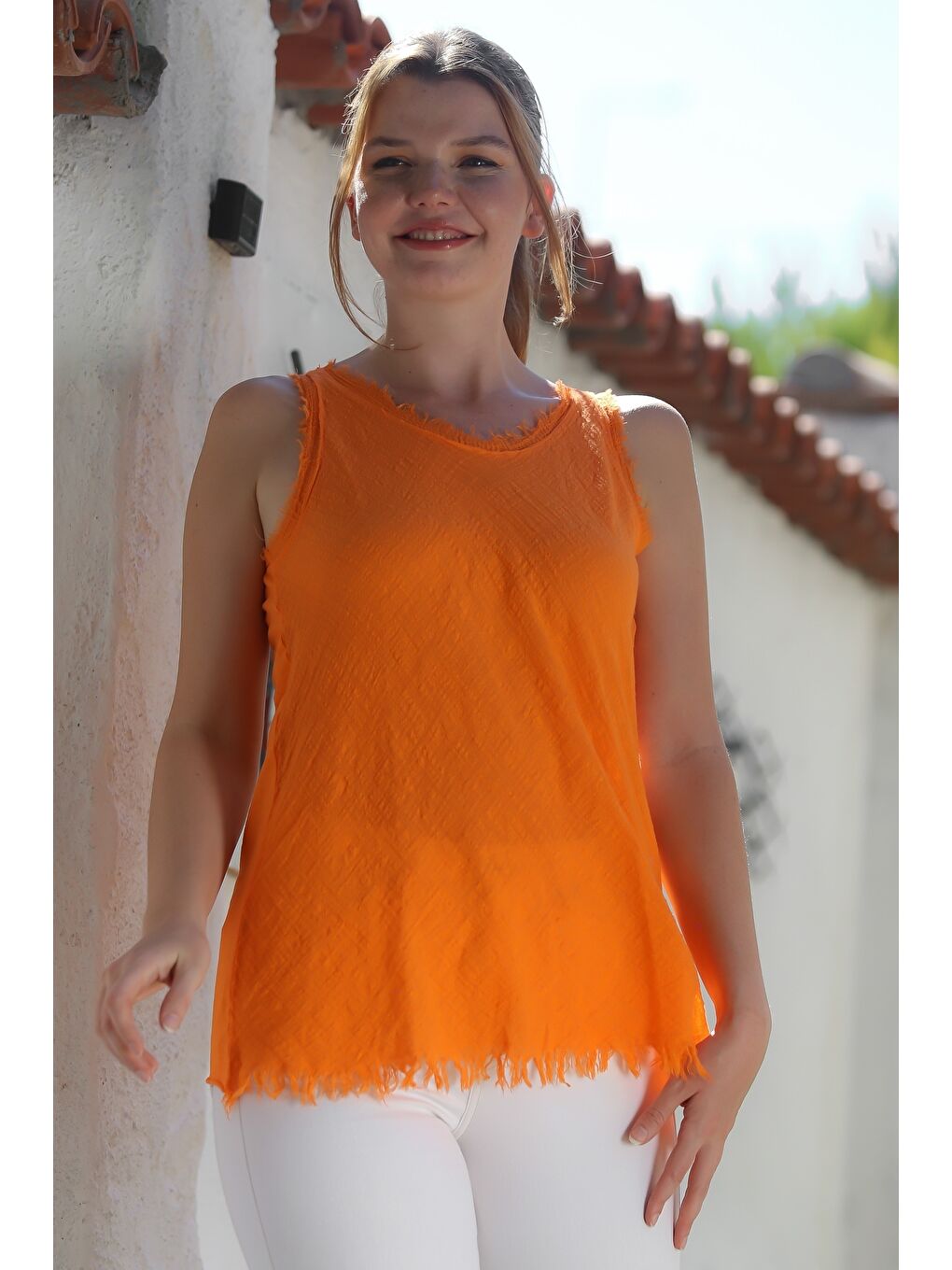 Organik Pamuk Turuncu Havuz Yaka Kolsuz İnce Yıkamalı Ve Pis Dikişli Uzun Dokuma Bluz 78 60-6