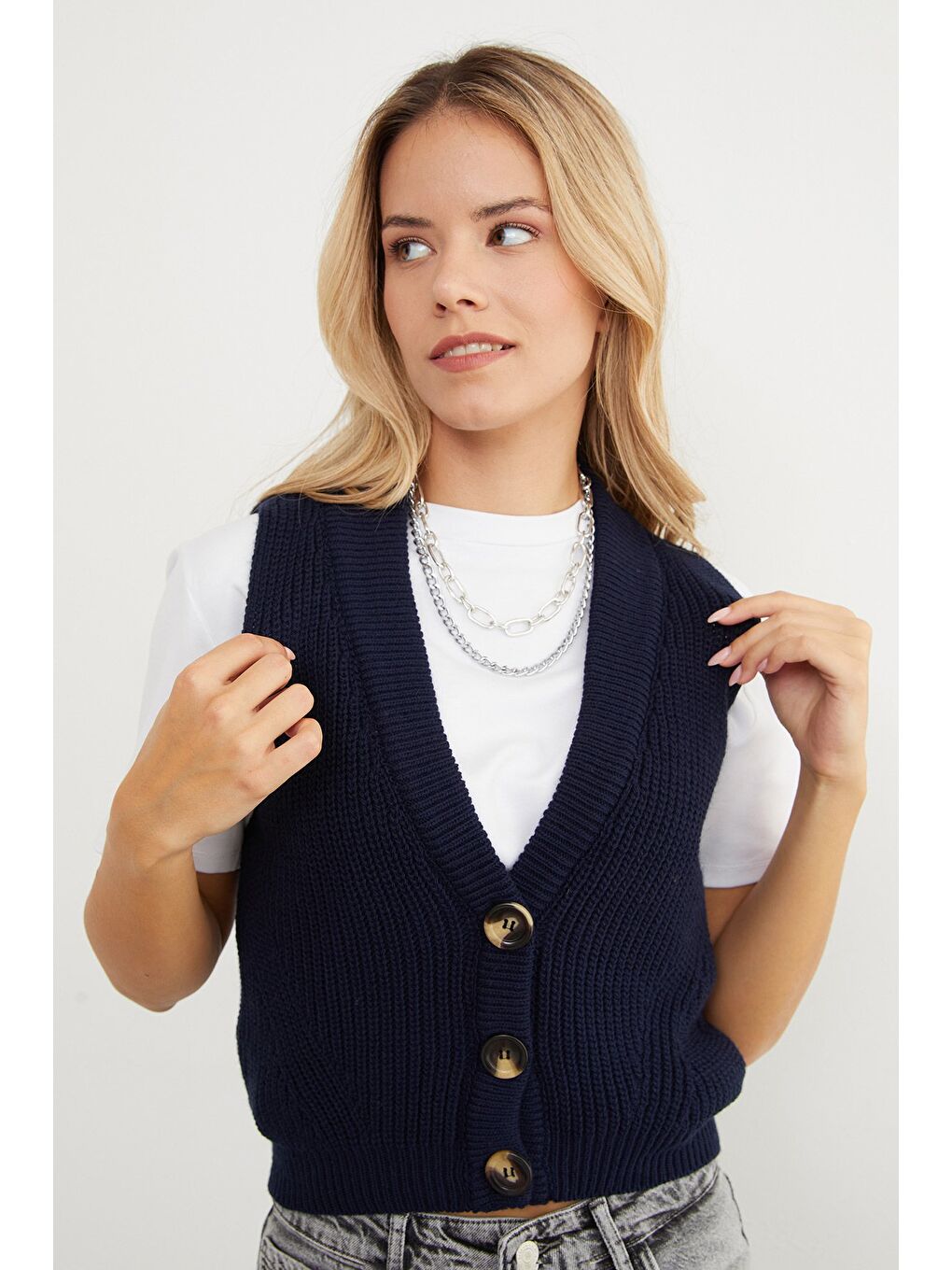 Lacivert Düğmeli Triko Yelek-1