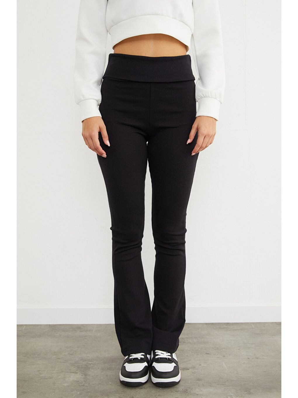 Siyah Beli Katlamalı Flare Tayt Pantolon-1