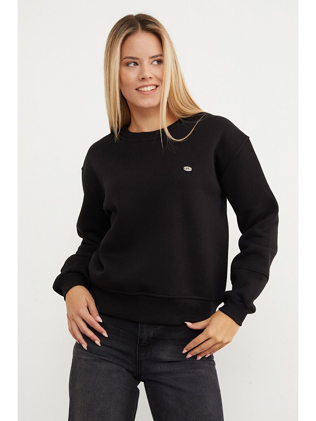 Siyah 3 İplik Metal Aksesuar Detaylı Sweatshirt