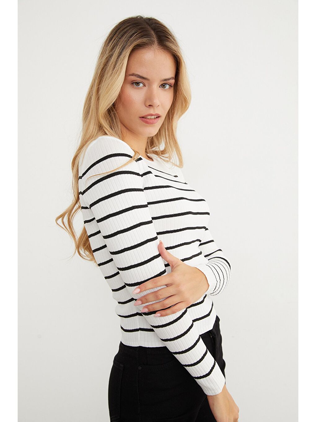 Beyaz Fitilli Çizgili Triko Kazak-1