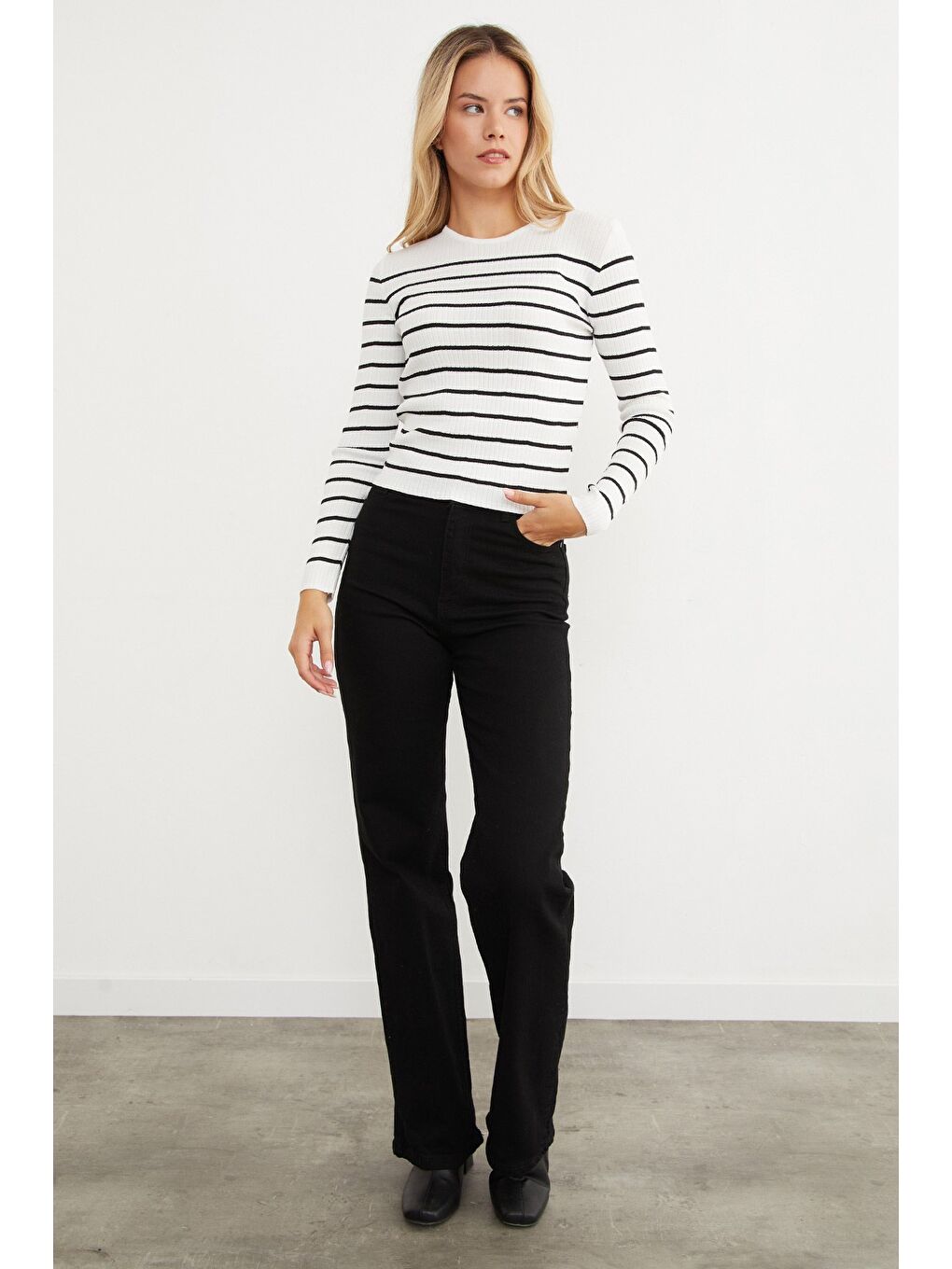 Beyaz Fitilli Çizgili Triko Kazak-2