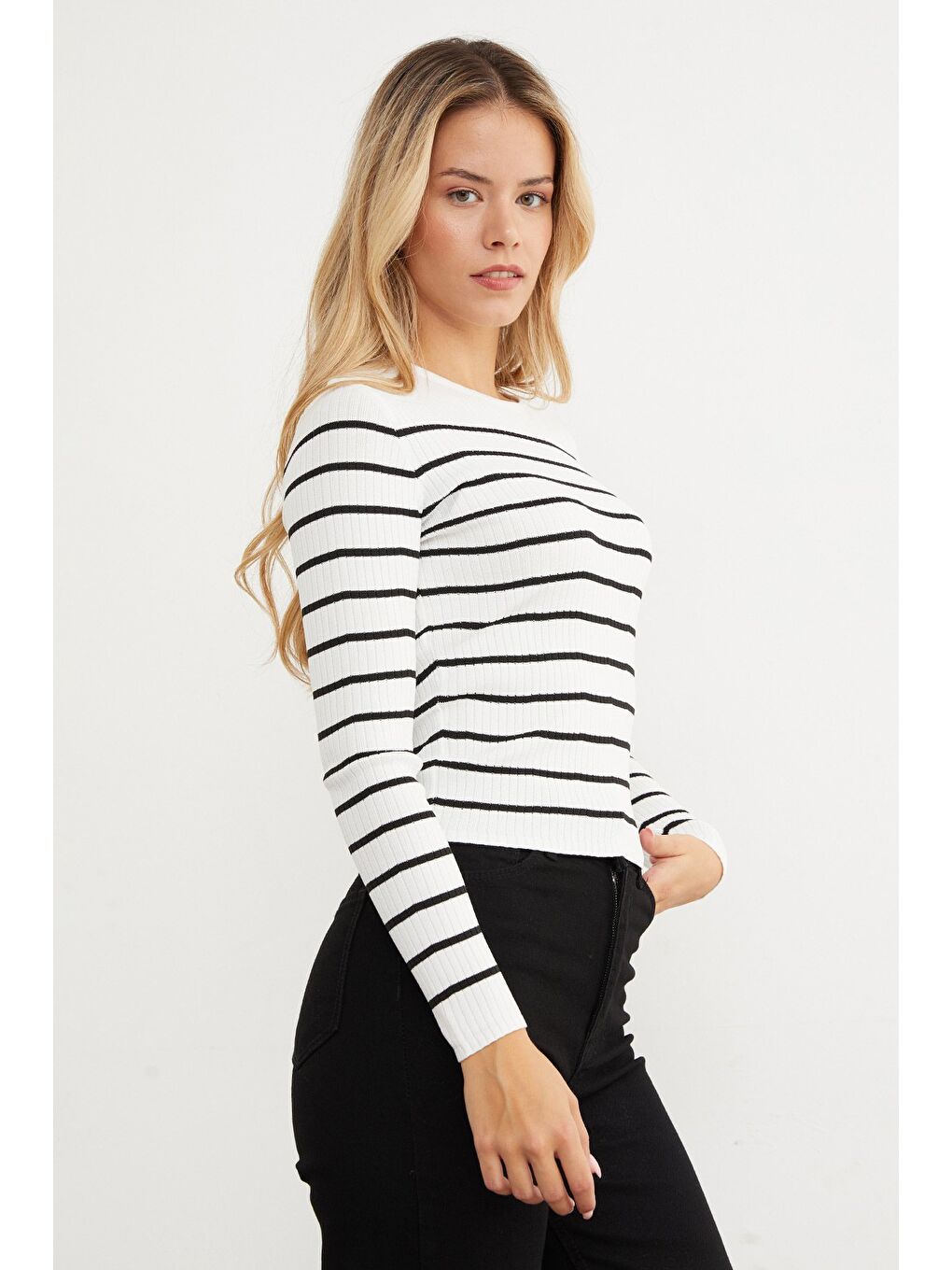 Beyaz Fitilli Çizgili Triko Kazak-3