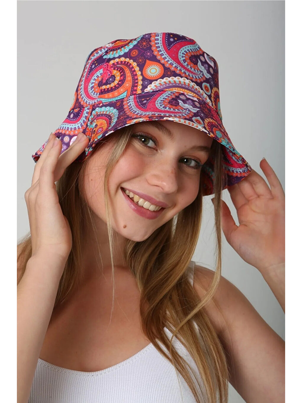 Beyaz Desenli Bucket Şapka RŞ-112 01 Renkli Şal