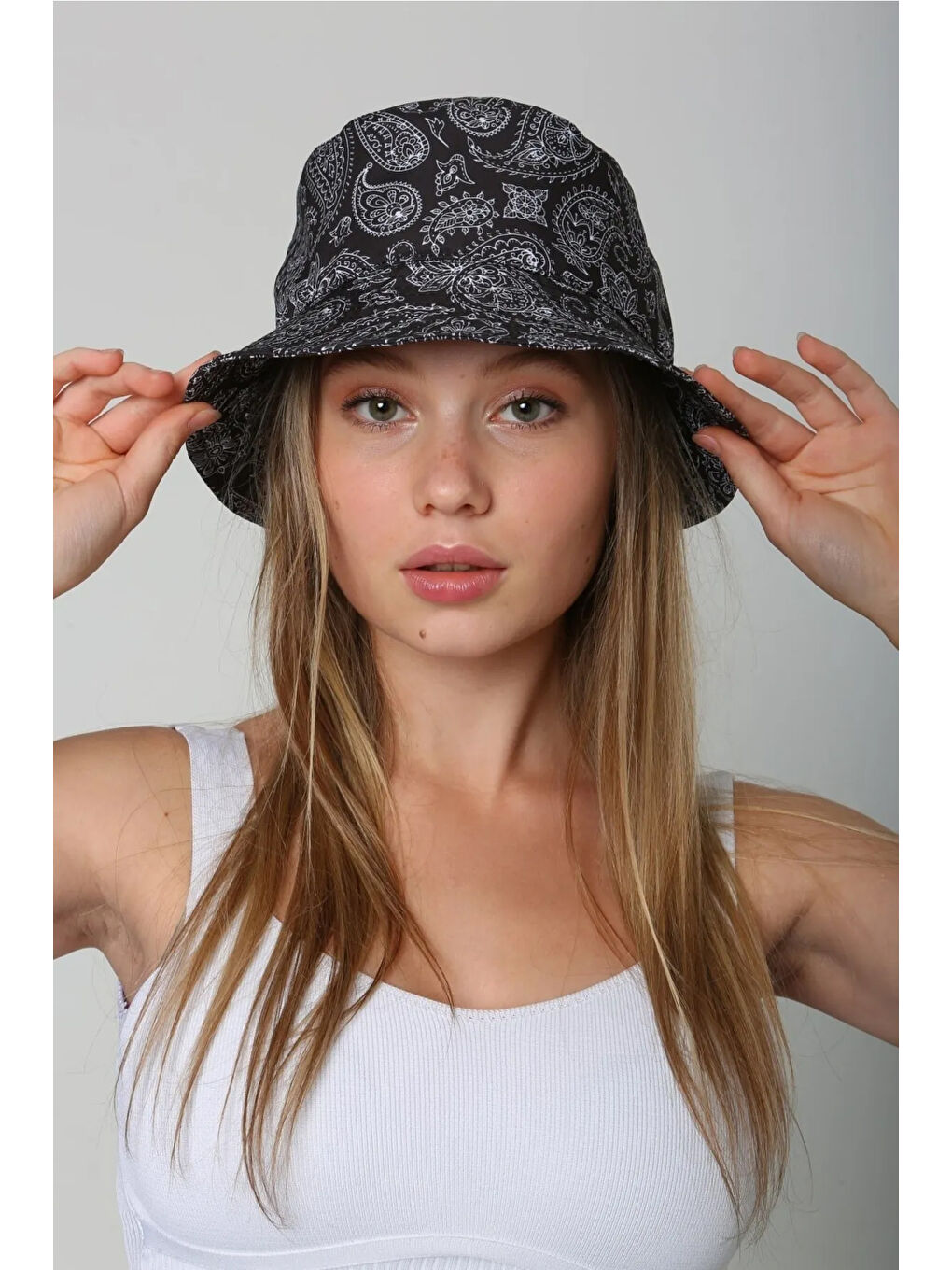Desenli Bucket Şapka RŞ-112 09 Siyah Beyaz Şal-1