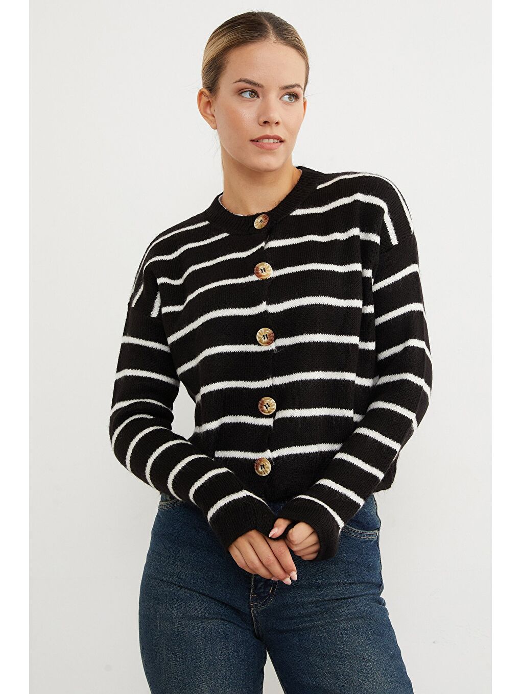 Siyah Çizgili Düğmeli Triko Hırka-3