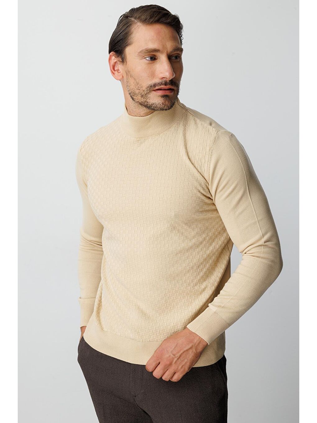 Bej Dar Kalıp Yarım Balıkçı Düz Uzun Kollu Triko-1