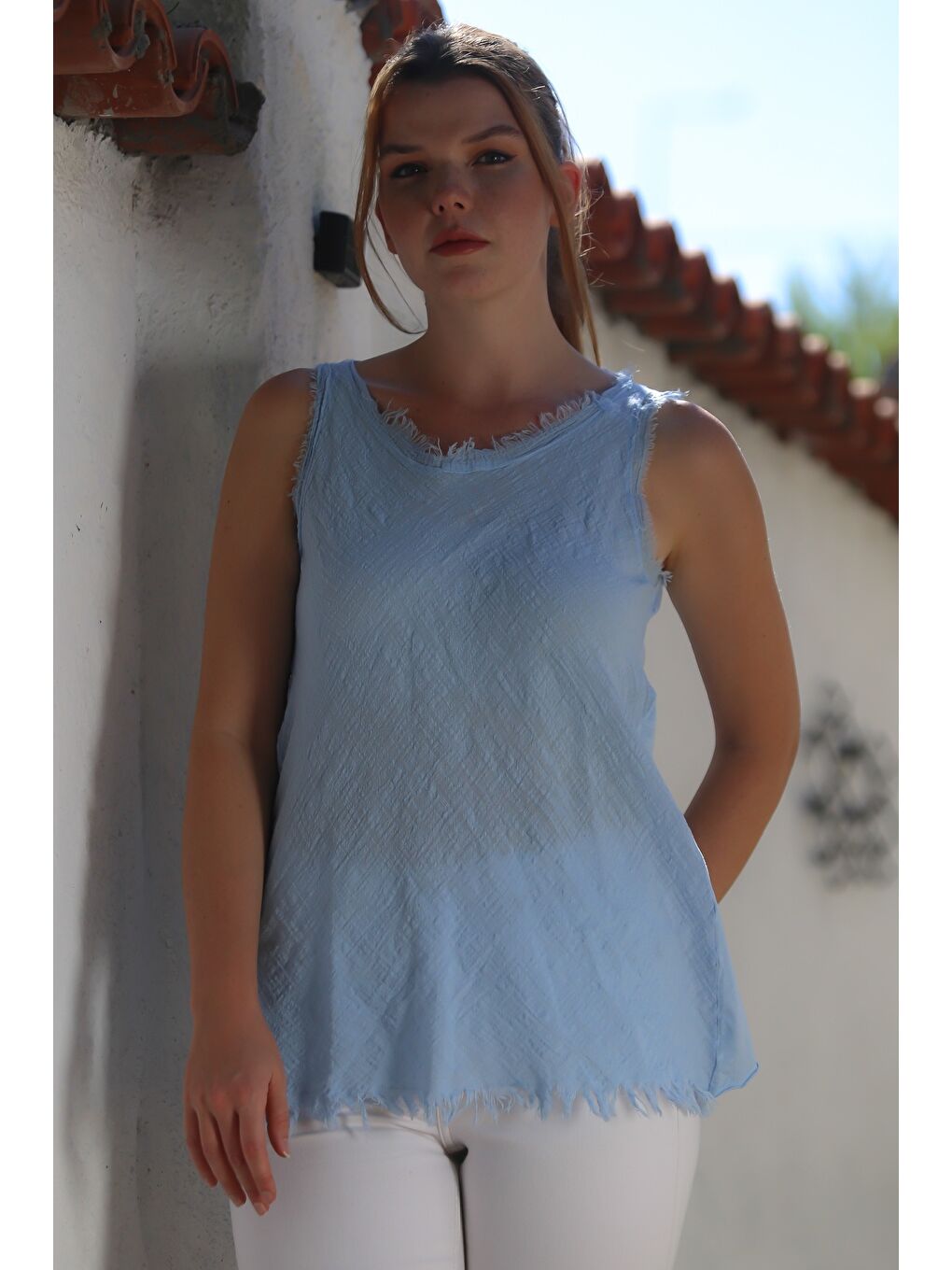 Organik Pamuk Açık Mavi Havuz Yaka Kolsuz İnce Yıkamalı Ve Pis Dikişli Uzun Dokuma Bluz 78 60-5