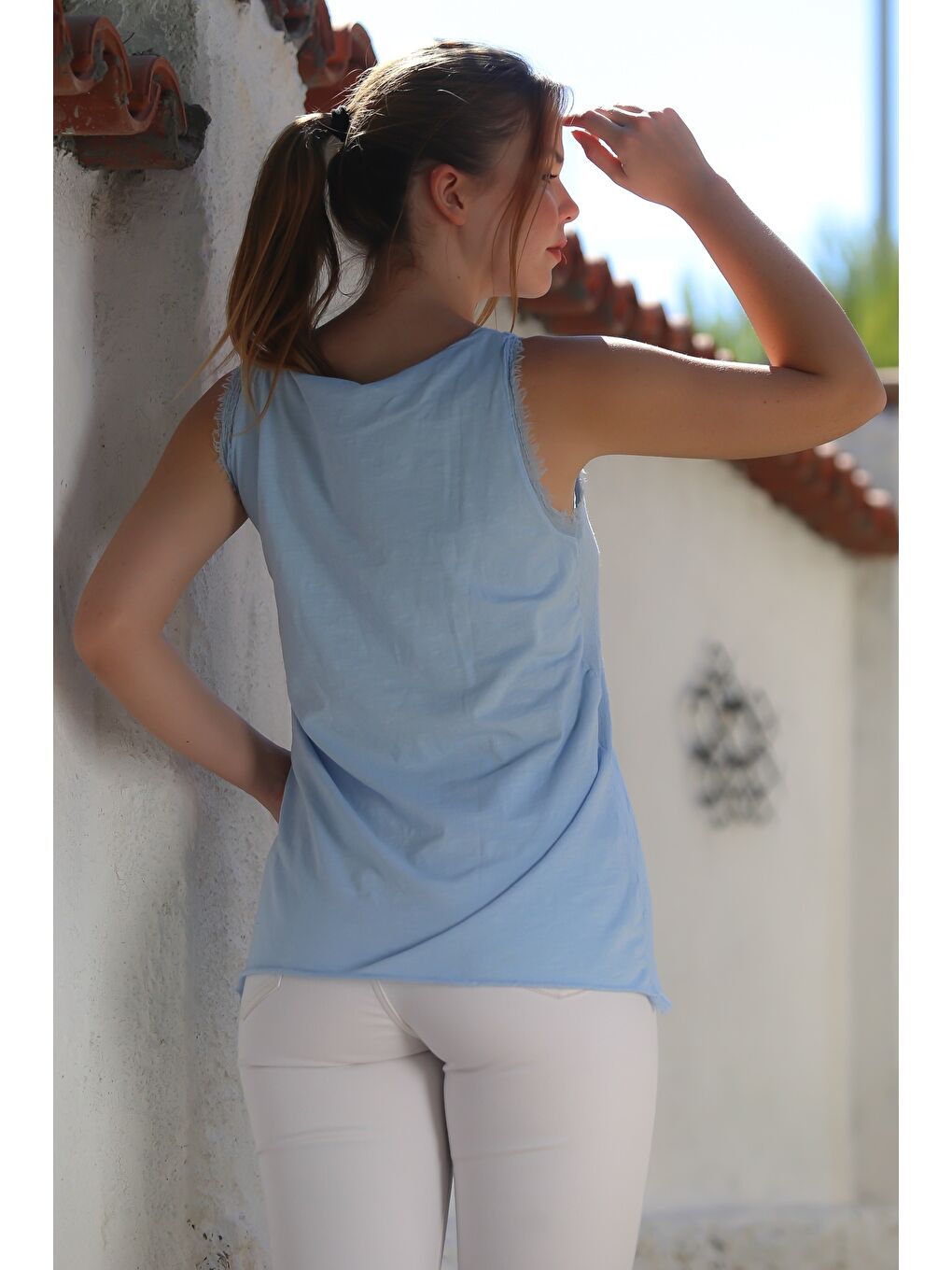 Organik Pamuk Açık Mavi Havuz Yaka Kolsuz İnce Yıkamalı Ve Pis Dikişli Uzun Dokuma Bluz 78 60-7