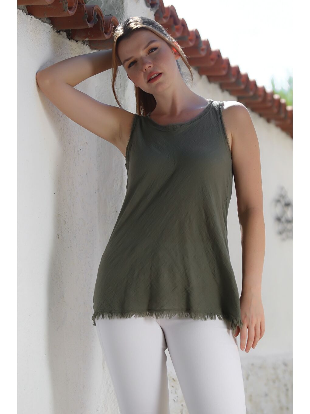 Organik Pamuk Haki Havuz Yaka Kolsuz İnce Yıkamalı Ve Pis Dikişli Uzun Dokuma Bluz 78 60-3