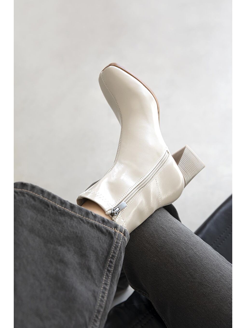 Trew Kadın Streç Topuklu Kırışık  Deri  Bot Bej