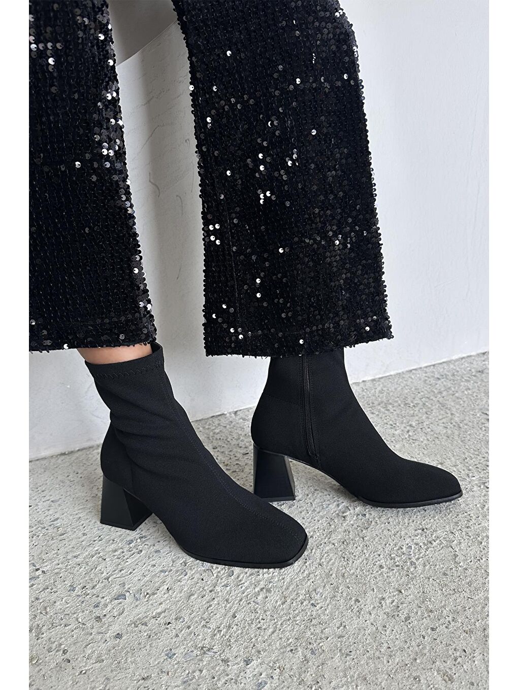 Trew Kadın Kumaş Streç Bilekli  Orta  Boy Topuklu  Bot Siyah-1