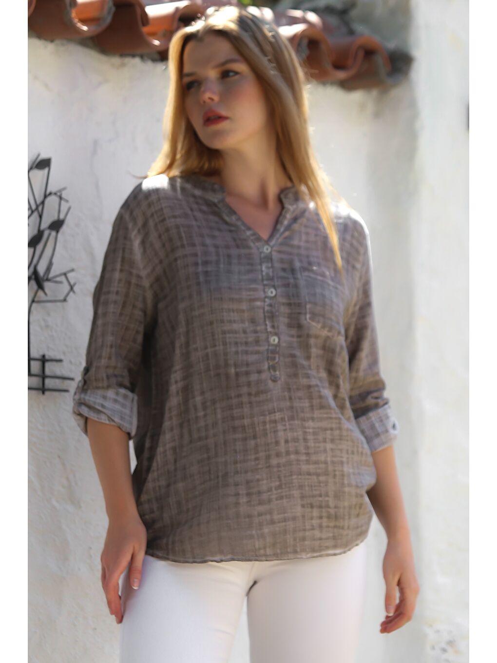 Bej Organik Pamuk Vizon Hakim Yaka Düğmeli Uzun Kollu Dokulu Tek Cepli Yıkamalı Dokuma Bluz 70 60-5