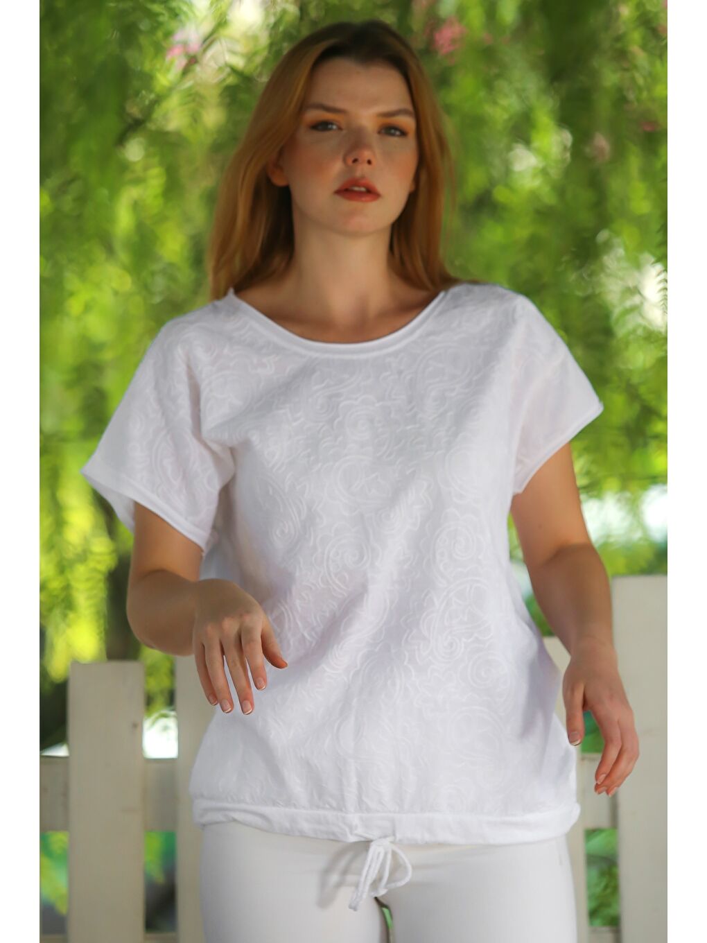 İtalyan Beyaz Yuvarlak Yaka Düşük Kol Bağlamalı Allover Nakışlı Pamuklu Dokuma Bluz 68 65-3