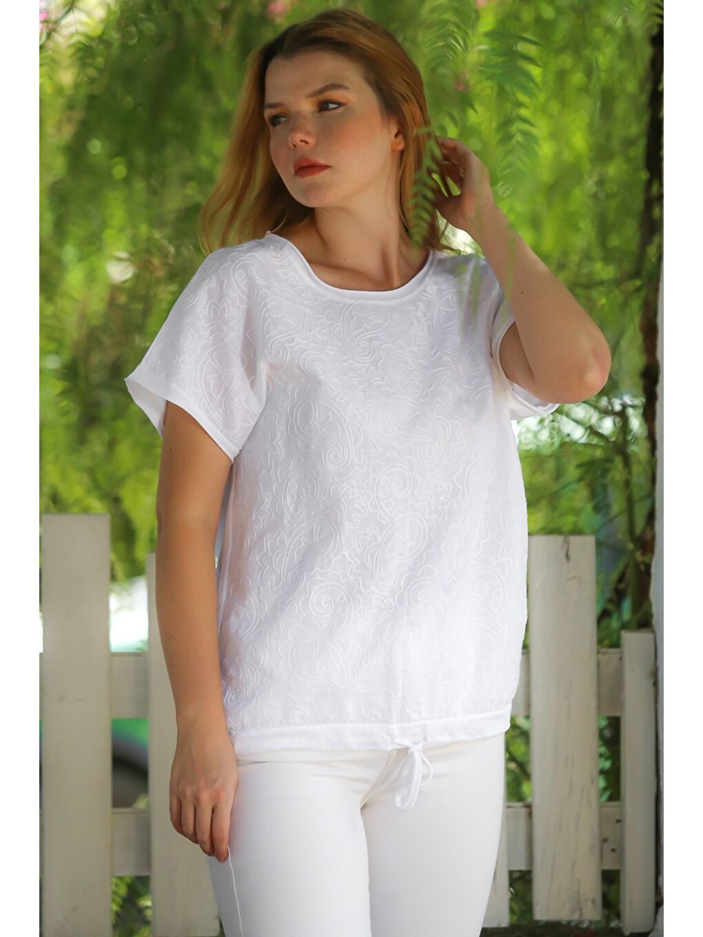 İtalyan Beyaz Yuvarlak Yaka Düşük Kol Bağlamalı Allover Nakışlı Pamuklu Dokuma Bluz 68 65-5