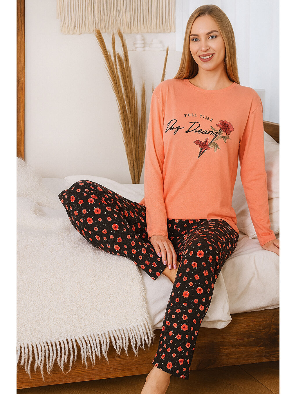 Kırmızı Kadın Desenli Saphire Pijama Takımı 0477 Nar Çiçeği02-3