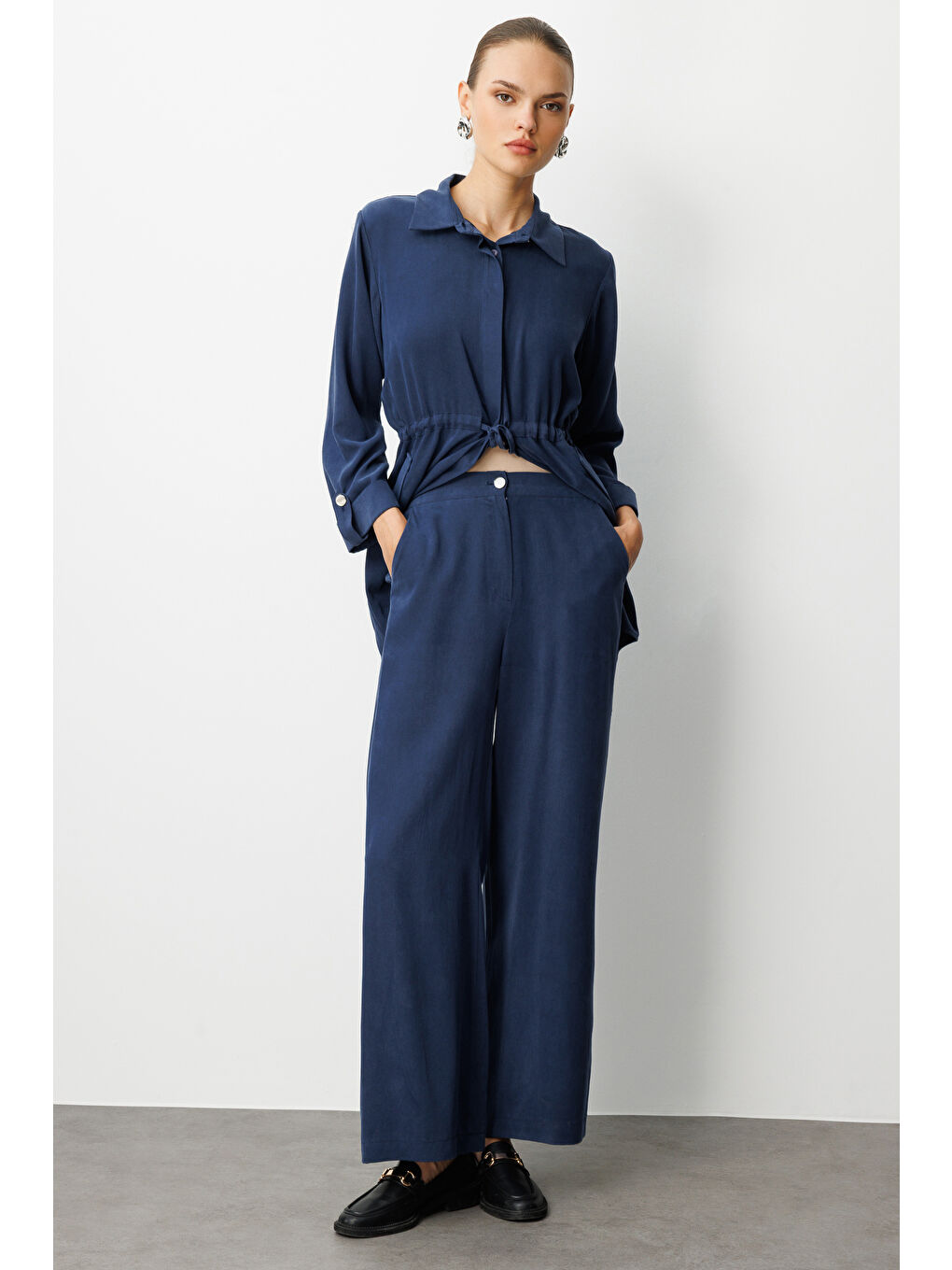 Geniş Paça Beli Lastikli İndigo Mavi Cupro Pantolon