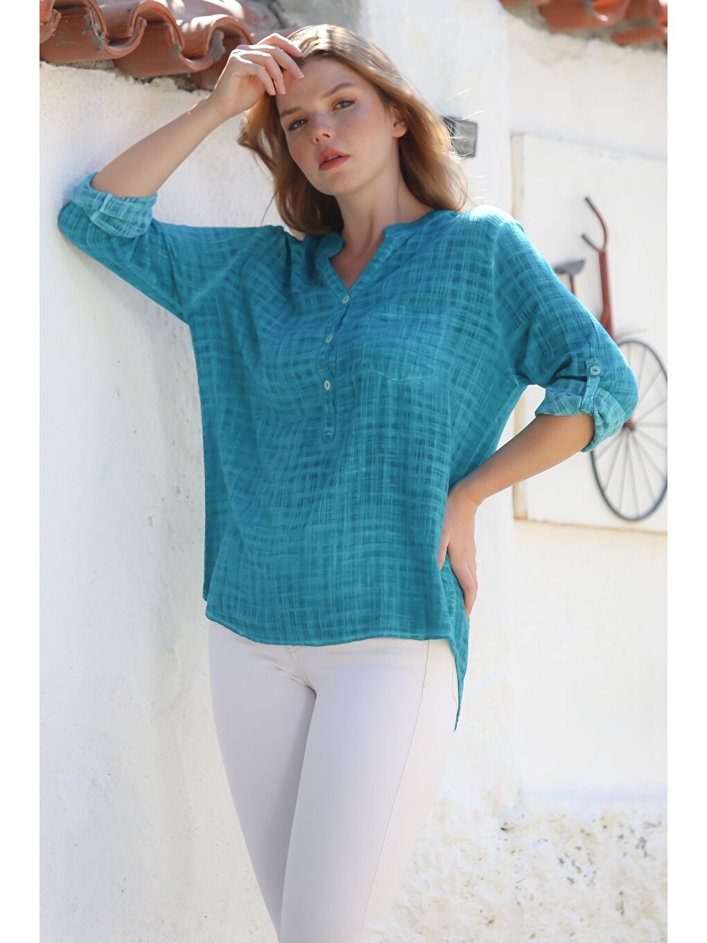 Organik Pamuk Turkuaz Hakim Yaka Düğmeli Uzun Kollu Dokulu Tek Cepli Yıkamalı Dokuma Bluz 70 60-3