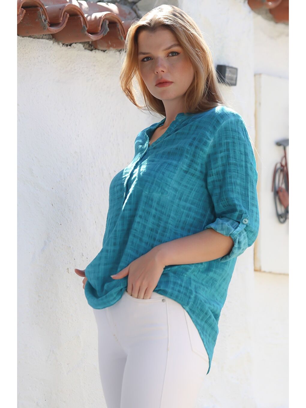 Organik Pamuk Turkuaz Hakim Yaka Düğmeli Uzun Kollu Dokulu Tek Cepli Yıkamalı Dokuma Bluz 70 60-5