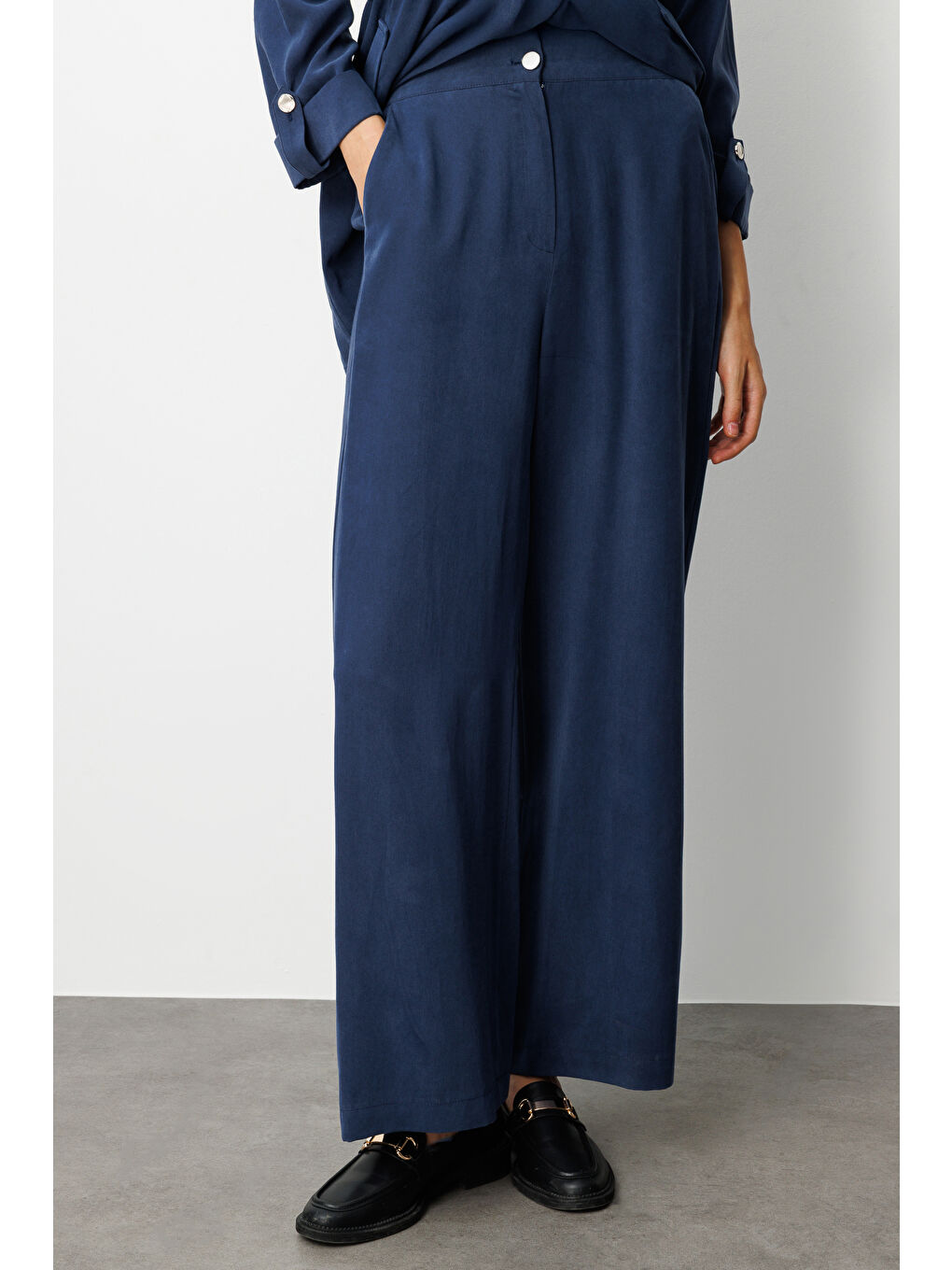 Geniş Paça Beli Lastikli İndigo Mavi Cupro Pantolon-1