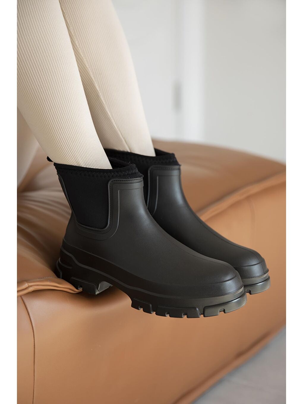 Carmen  Plastik Su Geçirmez  Kadın Bot Siyah