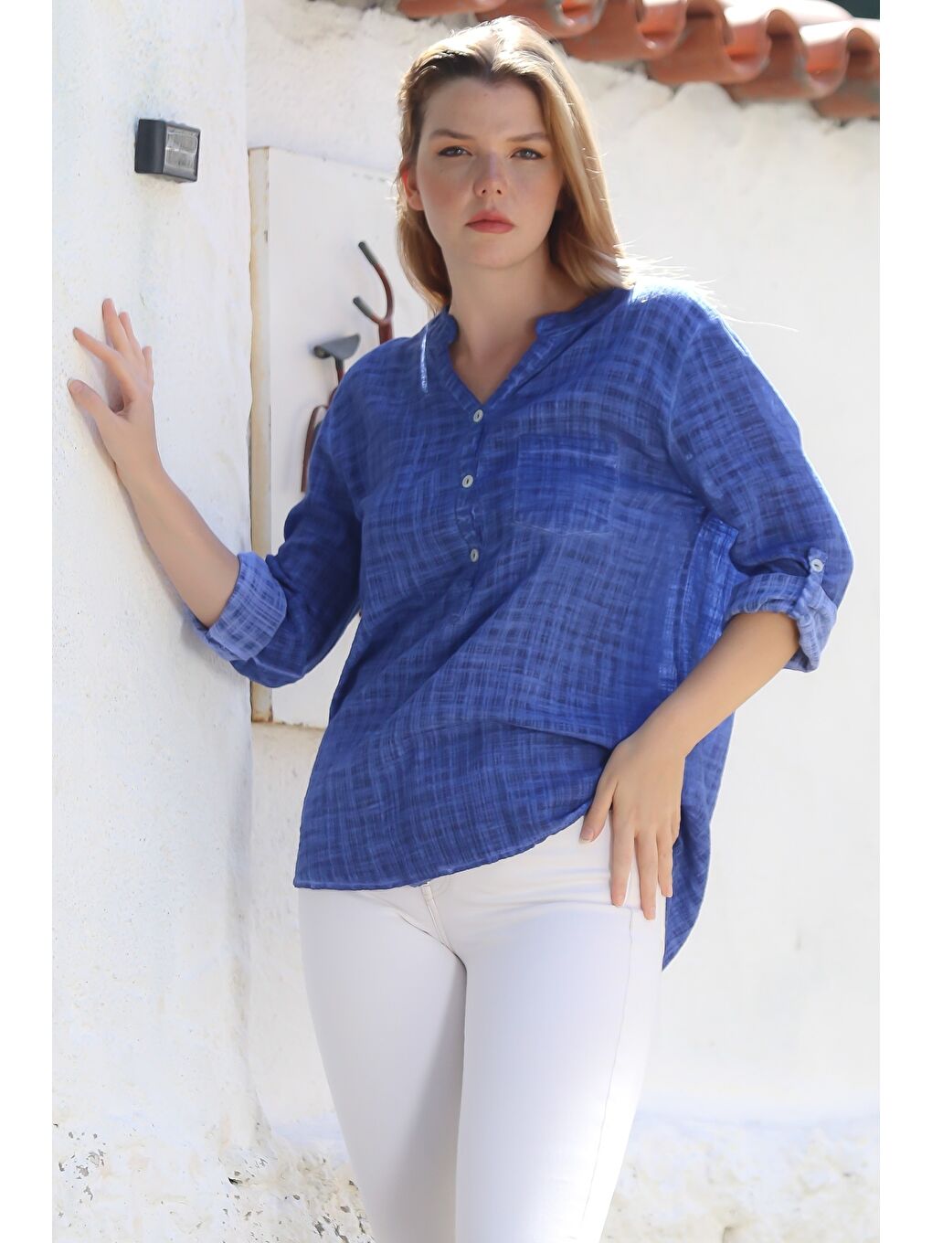 Organik Pamuk Jean Mavisi Hakim Yaka Düğmeli Uzun Kollu Dokulu Tek Cepli Yıkamalı Dokuma Bluz 70 60-3