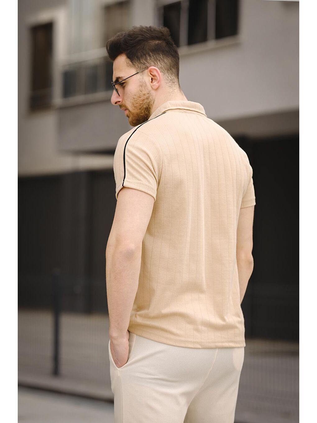 Kahverengi Omzu Şerili Slim Fit Erkek Bisiklet Yaka Tişört-2