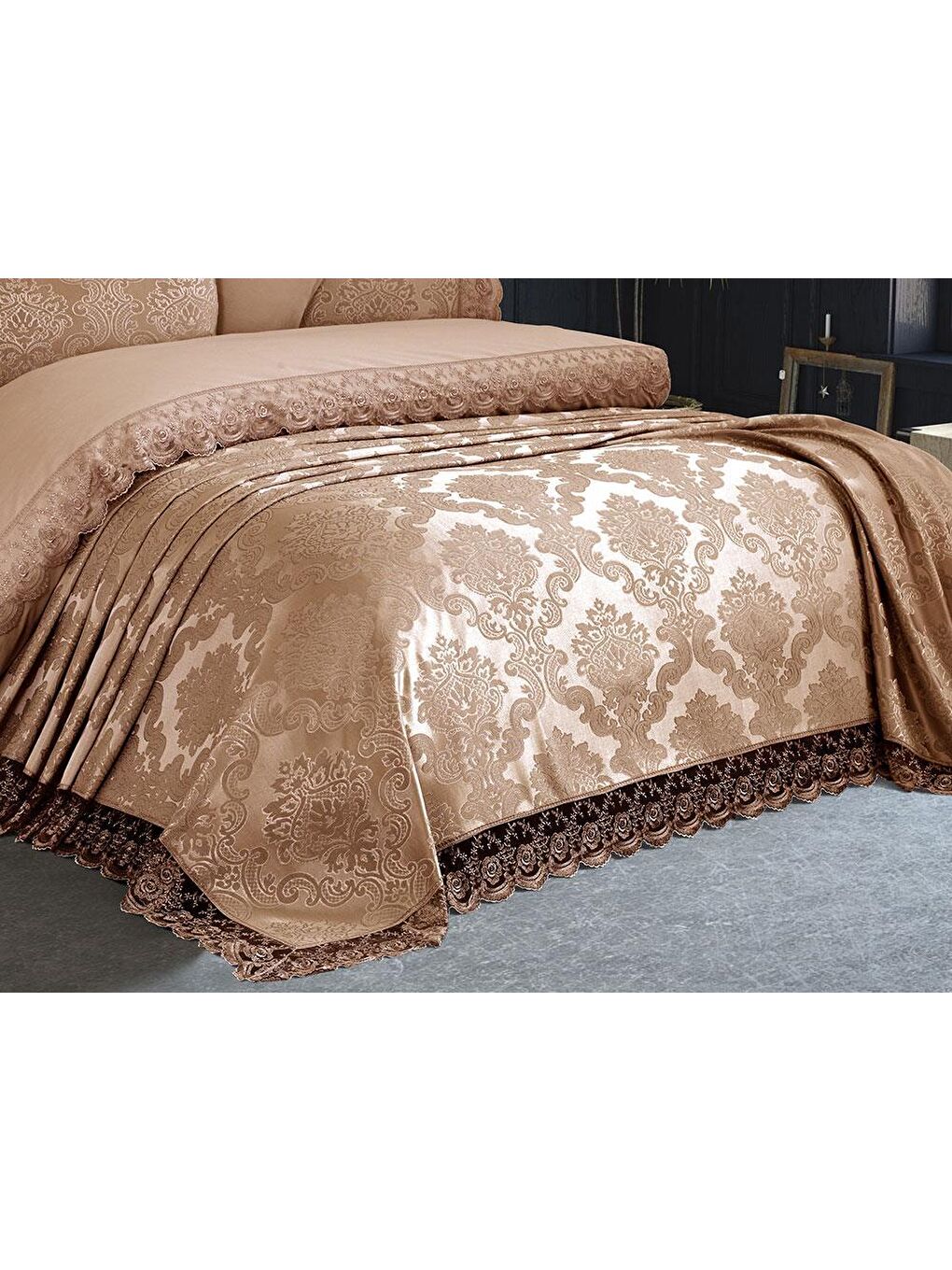 Karışık Fransız Dantelli Kure Yatak Örtüsü Cappucino-1