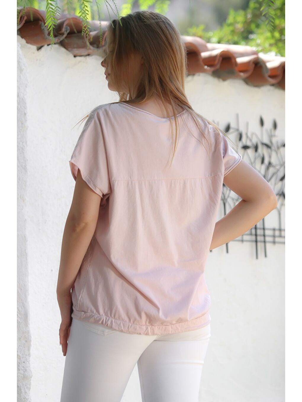 Pembe İtalyan Pudra Yuvarlak Yaka Düşük Kol Bağlamalı Allover Nakışlı Pamuklu Dokuma Bluz 68 65-1