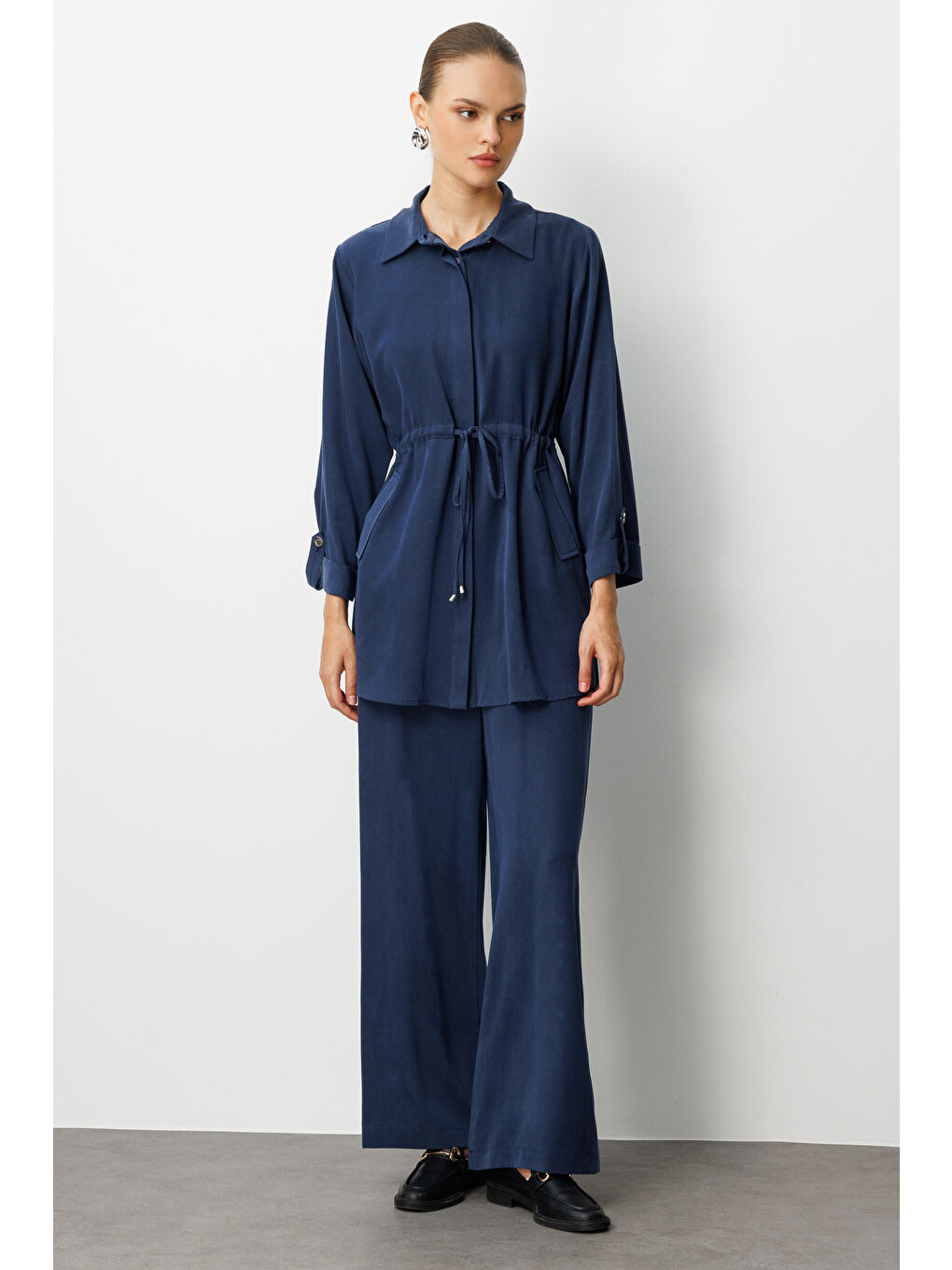 Geniş Paça Beli Lastikli İndigo Mavi Cupro Pantolon-4