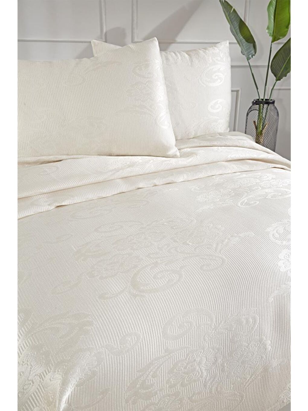 Karışık Lale Çift Kişilik Yatak Örtüsü Krem-2